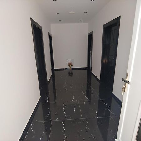 Villa Leonel Zeka Εξαμίλιο Εξωτερικό φωτογραφία